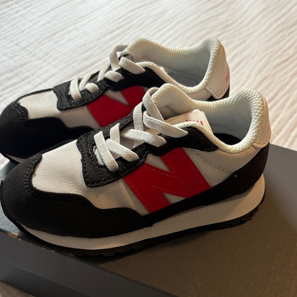 New Balance Kids' Sneakers in Black, White, and Red - Picture 3 of 5
